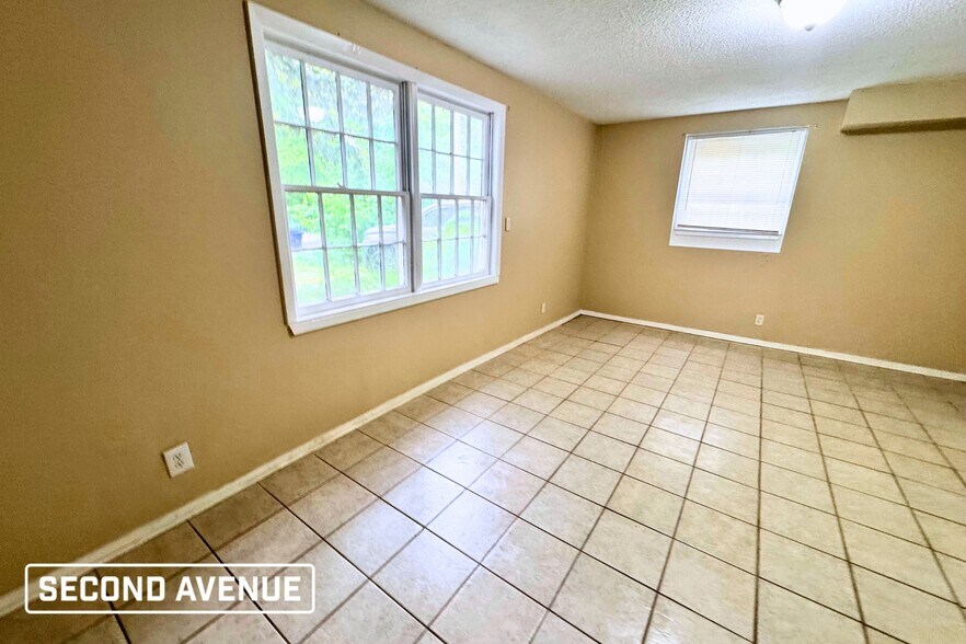Building Photo - 305 Cedarwood St