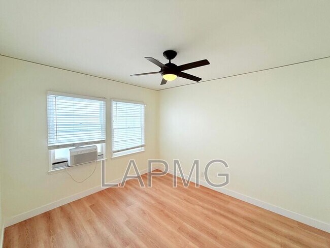 Building Photo - 626 1/2 N Spaulding Ave