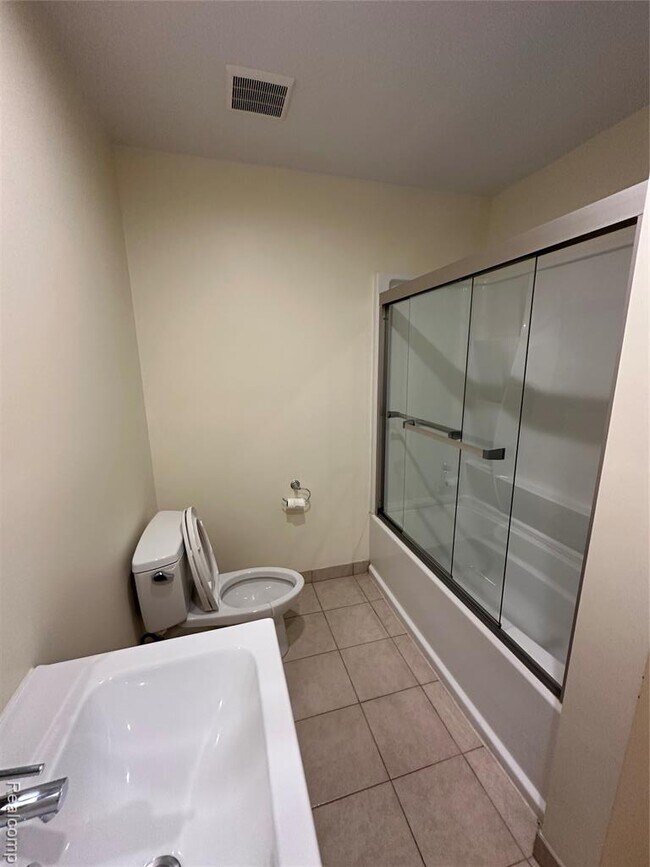 Building Photo - 6606 Vachon Ct