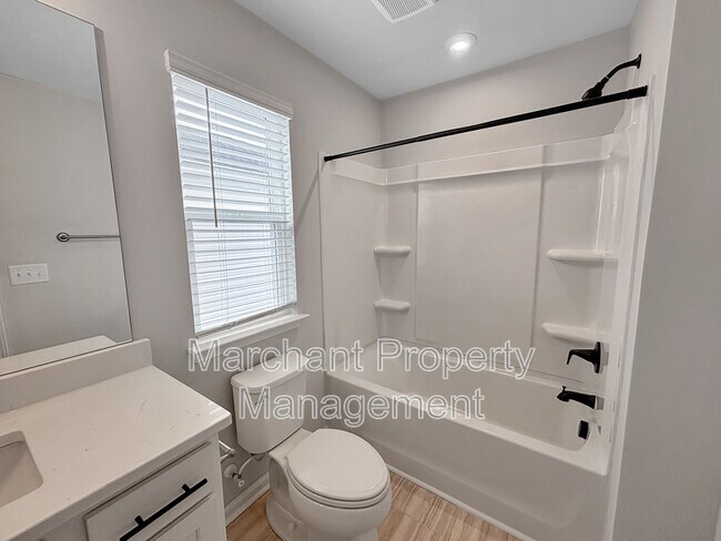 Building Photo - 137 Gervais Cir