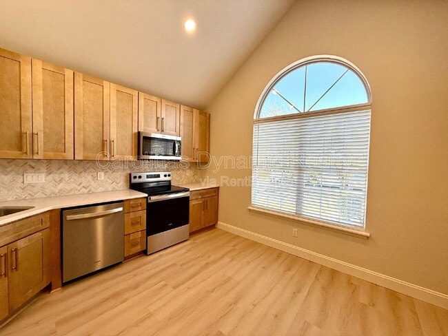 Building Photo - 8811 Roseton Ln