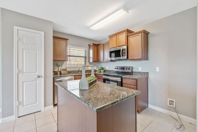 Building Photo - 31007 E Lost Creek Blvd