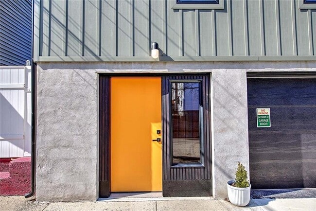 Building Photo - 37 Ring St