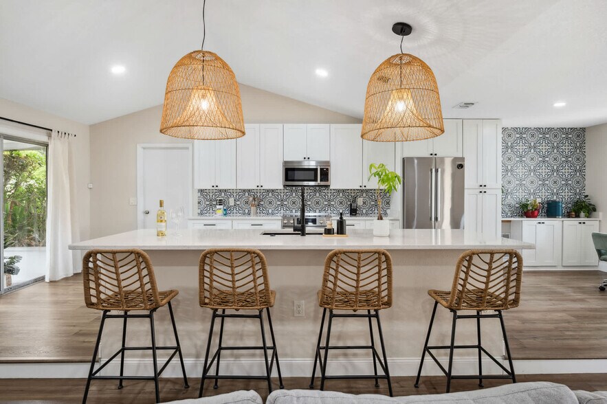 Building Photo - 4520 Lake Gem Cir