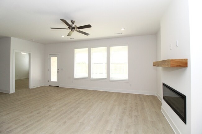 Building Photo - 2309 Langford St