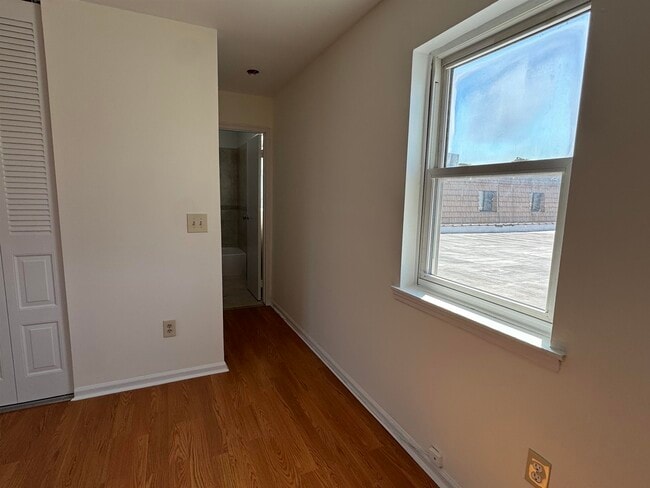 Building Photo - 81 70th St