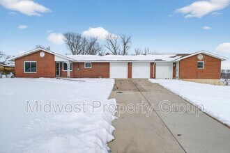 Building Photo - 5165 West Wood Drive