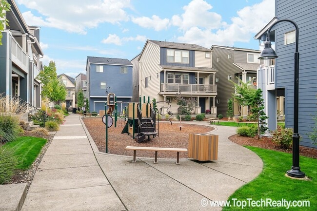 Building Photo - Outstanding 45 Central home with 3BR + Den / 2.5BA, Amazing upscale features, Across from Nike Wo...