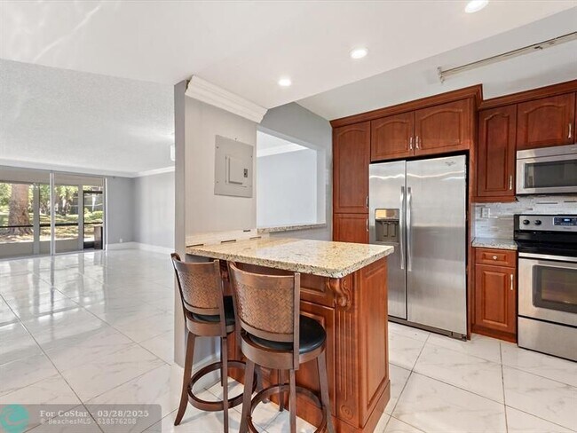 Primary Photo - 371 S Hollybrook Dr