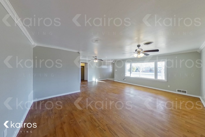 Building Photo - 2813 James Louis Dr