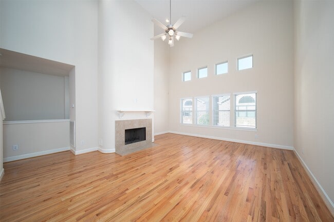 Building Photo - 3634 Main Plaza Dr