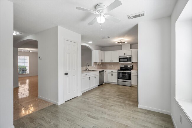 Building Photo - 11735 Alief Clodine Rd
