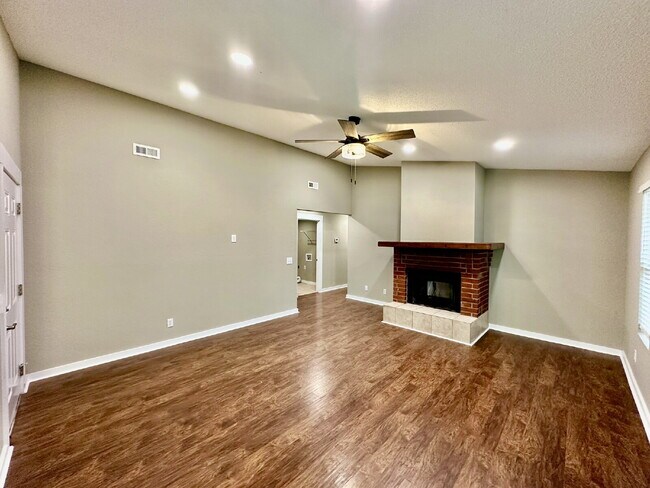 Building Photo - 3513 W Wood St