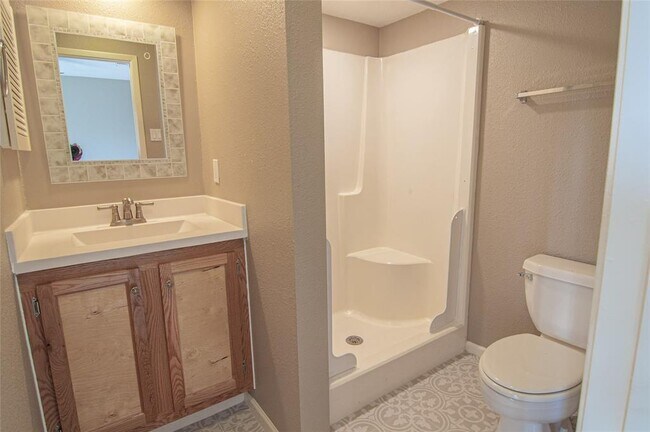Building Photo - 16 Mariner Village Dr