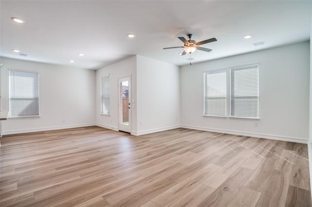 Building Photo - 1600 Tyler Dr