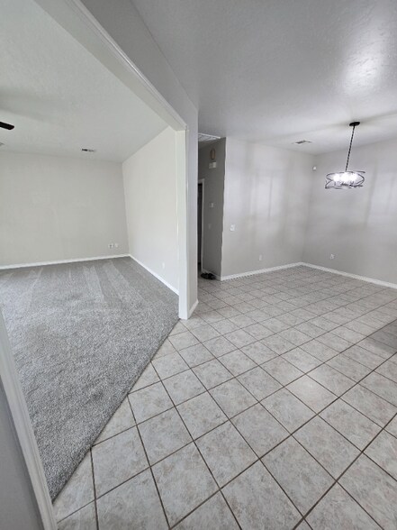 Building Photo - 12007 Ashford Dr