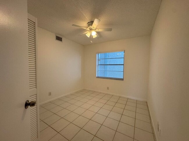 Building Photo - 2750 Forest Hills Blvd