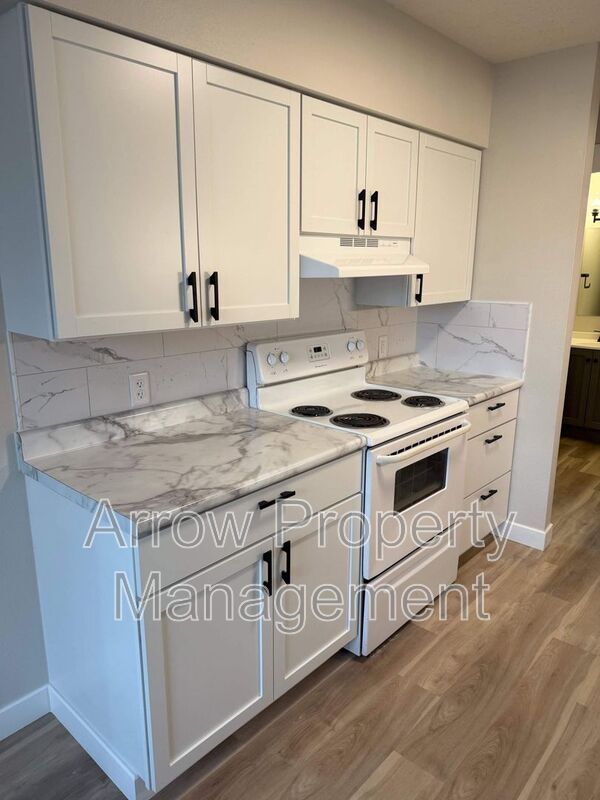 Building Photo - 610 S 7th St