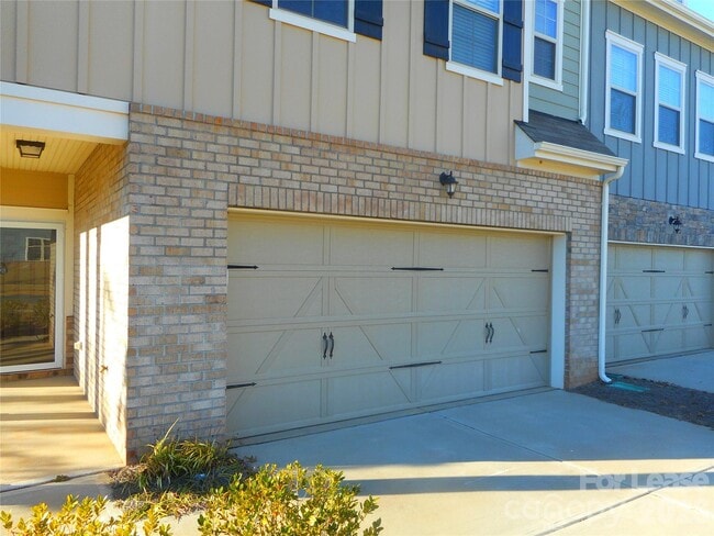 Building Photo - 3007 Glenn Hope Wy