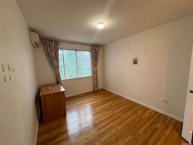 Building Photo - 105-35-105-63 63rd Dr