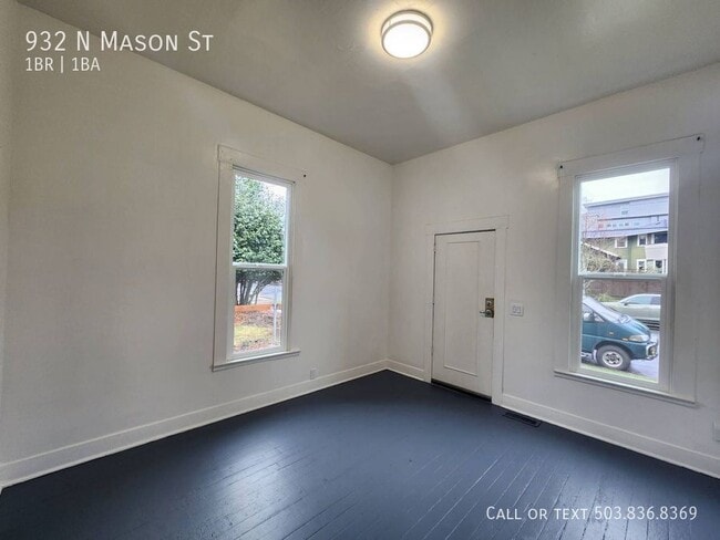 Building Photo - 932 N Mason St