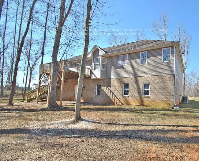Building Photo - 4033 MacKenzie Dr