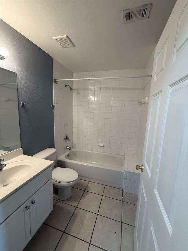 Building Photo - 36 Evans Ave