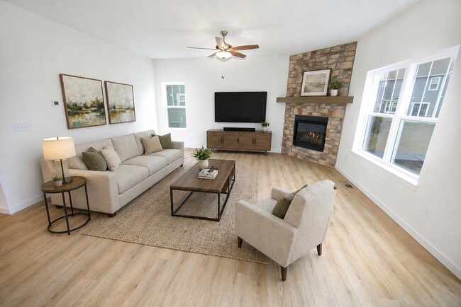 Building Photo - N116W7245 Oakmont Dr