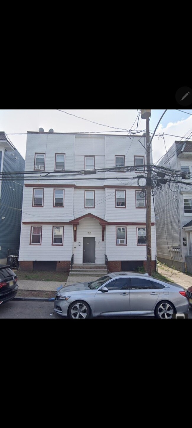 Building Photo - 42 Tillinghast St