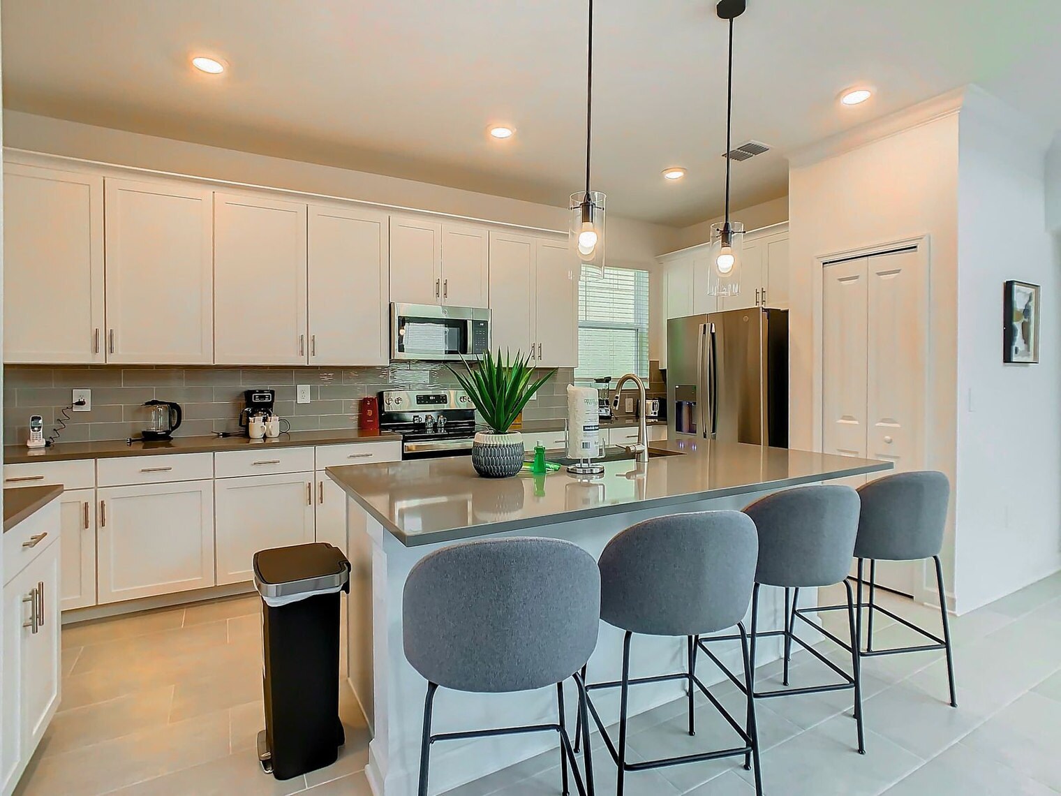 Building Photo - 8912 Takeaway Wy