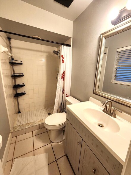 Building Photo - 2033 Quintilis Ct