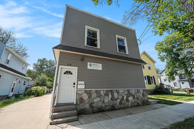 Building Photo - 149 Valley Ave SW