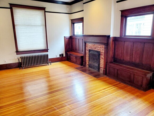 Building Photo - 719 Remington St