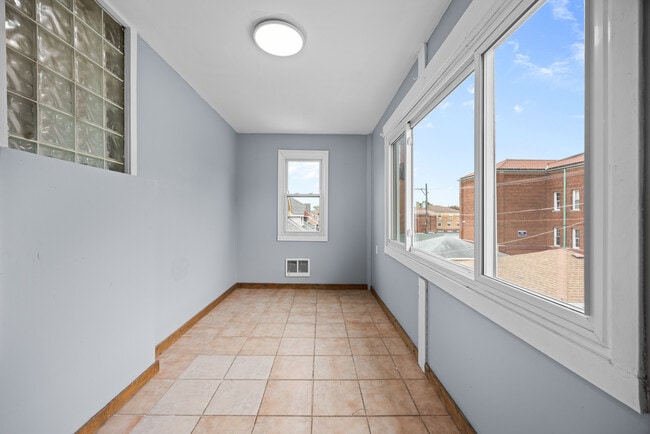 Building Photo - 1406 S 59th Ct