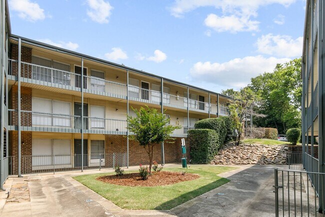 Interior Photo - Carolisa Apartments