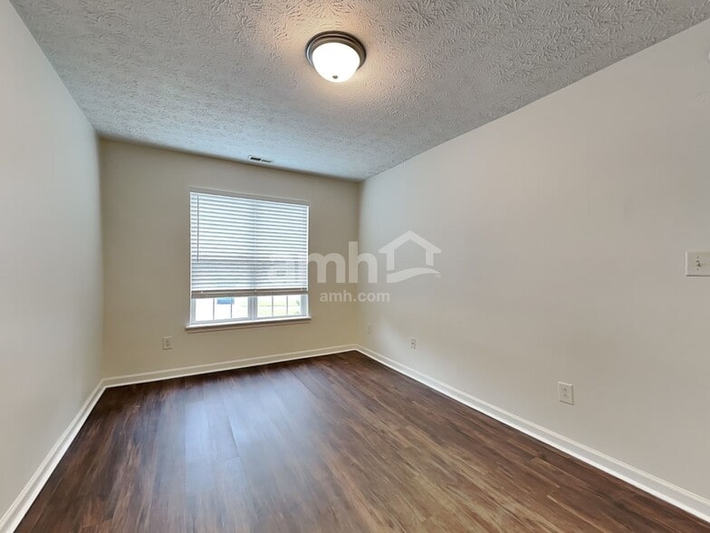 Building Photo - 3104 Forrestal Dr