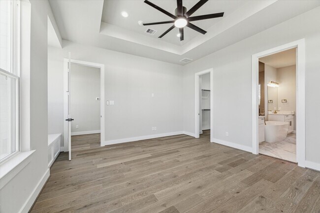 Building Photo - 5823 Mansfield Heights Ln