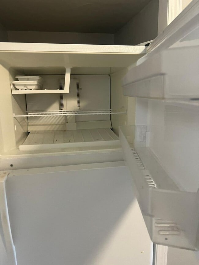 Building Photo - FOR RENT: Recently renovated home in Neenah!