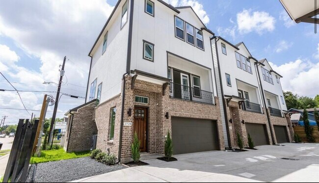 Building Photo - 2718 McGowen St