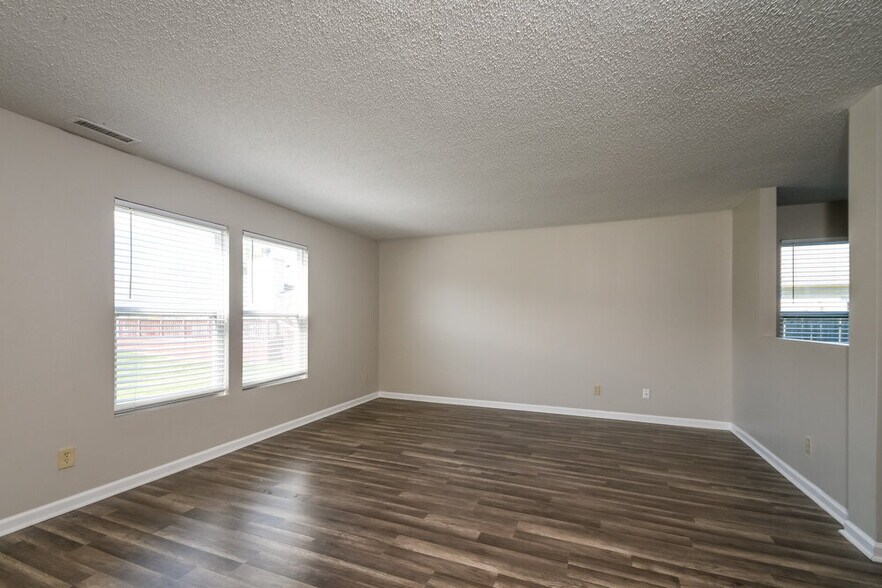Building Photo - 958 Streamside Dr
