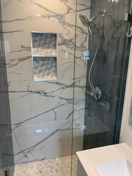 Building Photo - 8673 W Olympic Blvd