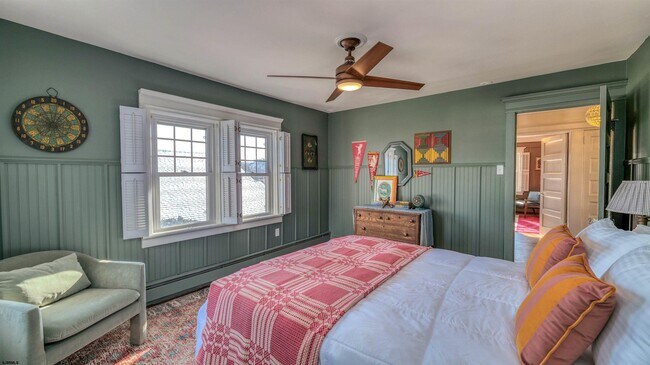 Building Photo - 17 S Derby Ave