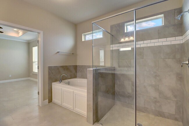 Building Photo - 2202 Crystal Bay Dr.