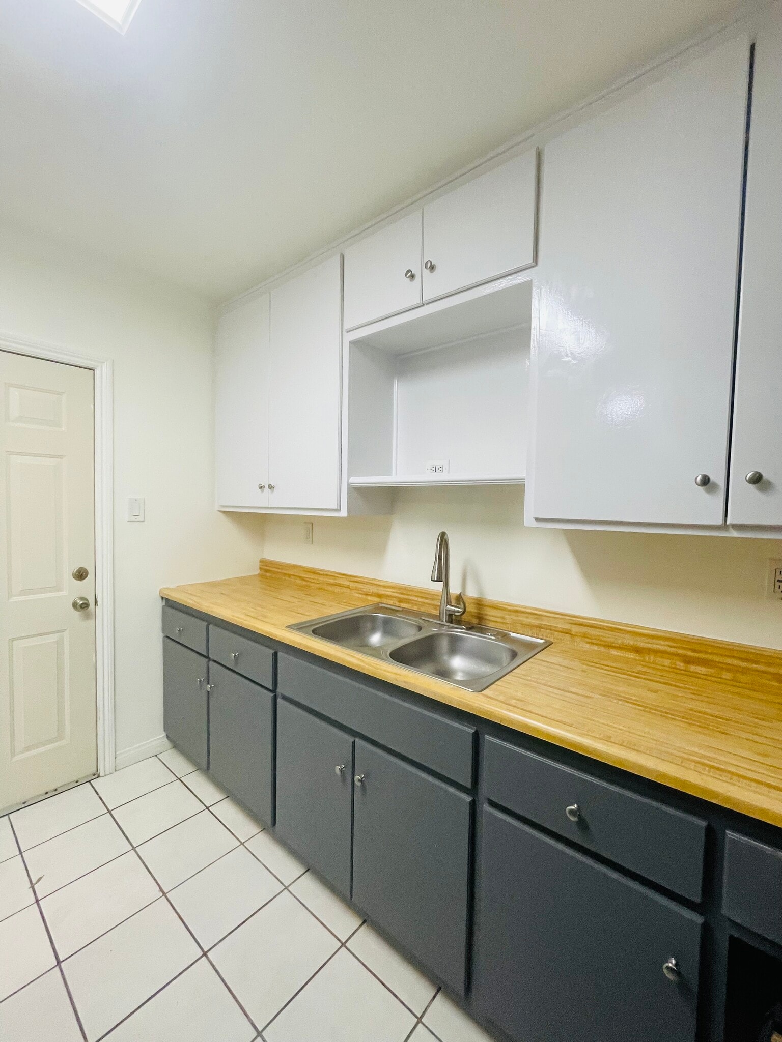 Building Photo - 145 E Pleasant St