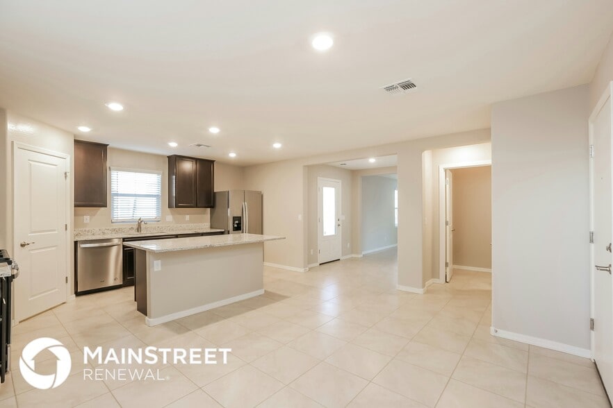 Building Photo - 8235 W Albeniz Pl