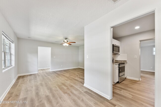 Building Photo - 3526 Formosa Dr