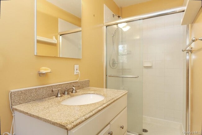 Building Photo - 7 Susan Ct