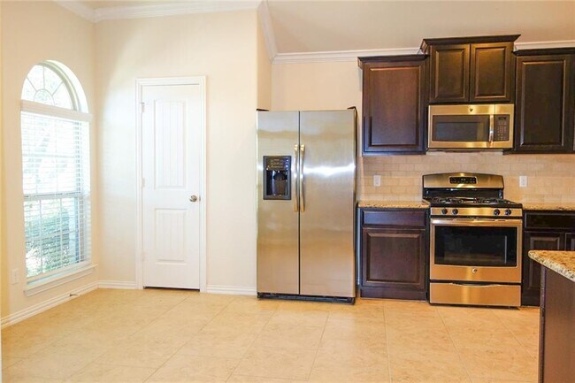 Building Photo - 3745 Bainbridge St