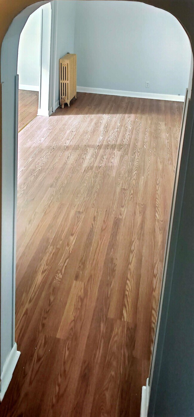 Building Photo - 9 W 15th St