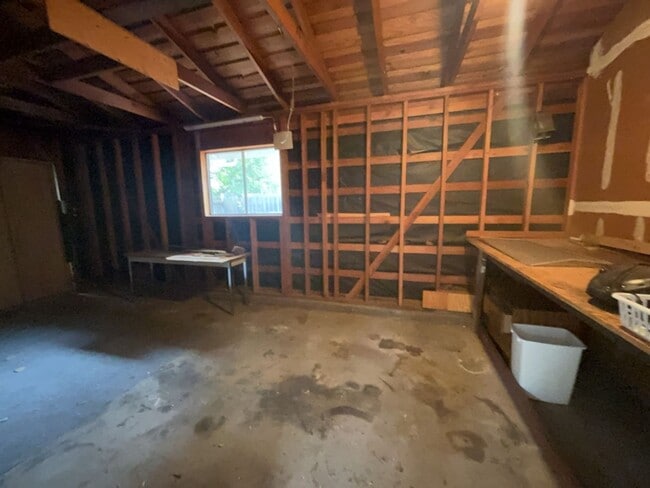 Building Photo - 605 Radcliffe Dr